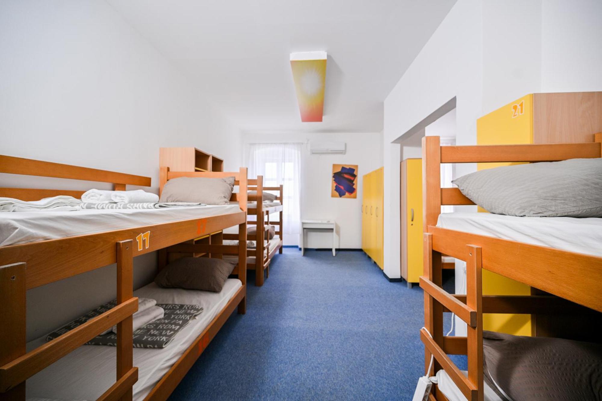 Hostel Fun Рийека Екстериор снимка
